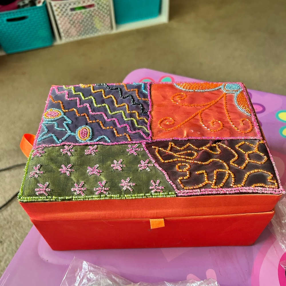 Tons of vintage buttons